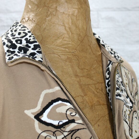 JM COLLECTION Sweatshirt Front Zip Animal Print Floral Embellished Studs Tan M - Picture 4 of 14